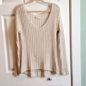 Abercrombie & Fitch v-neck sweater medium NWOT